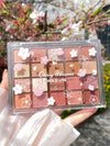 Evening Cherry Dance 20 Color Eyeshadow Palette YV475937