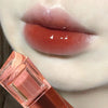 Moisturizing lip gloss yv32033