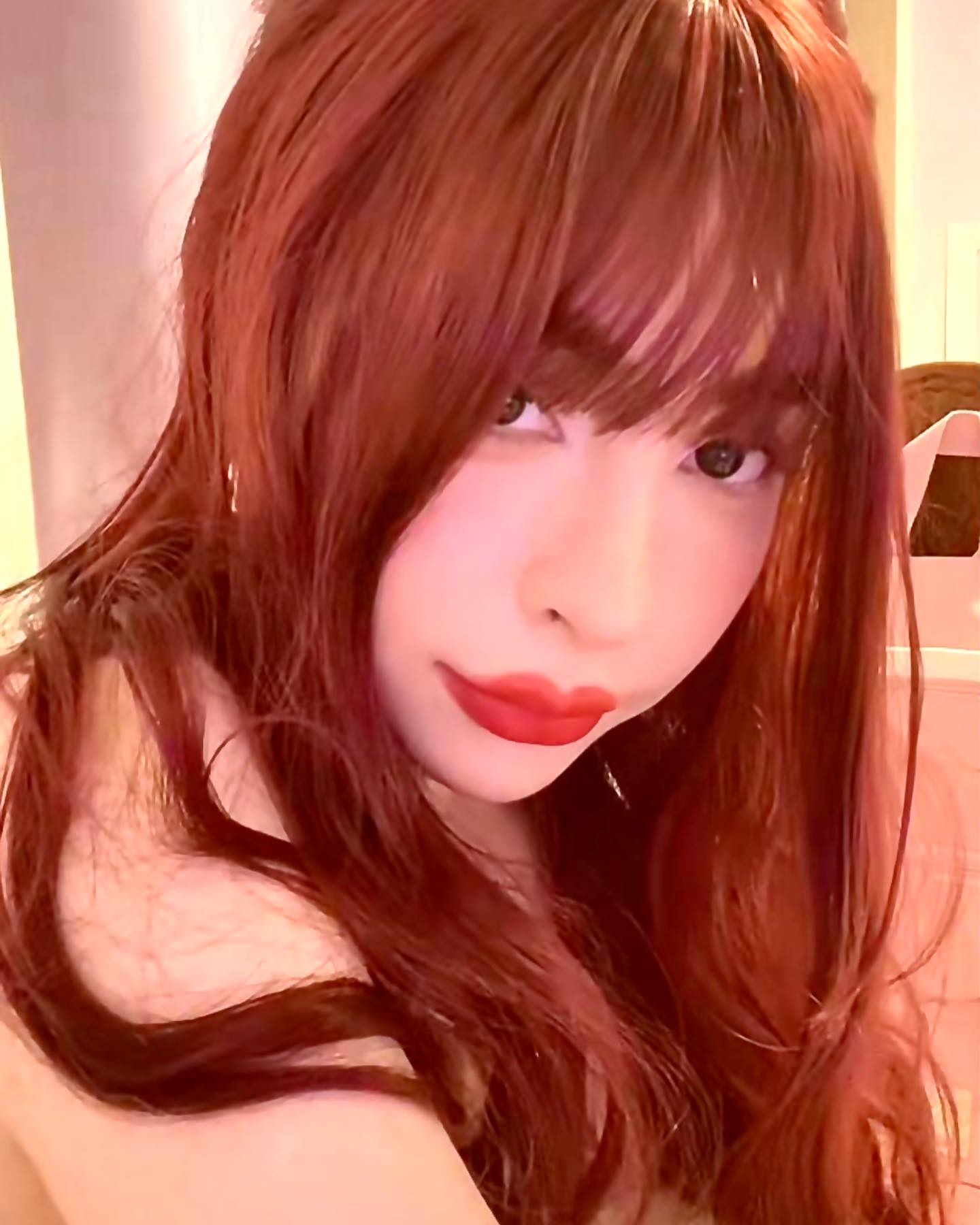 Review for lolita red long curly wig yv42771 main image 1