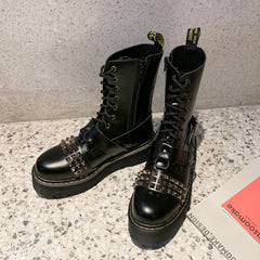 Fashionable handsome rivet Martin boots yv43403