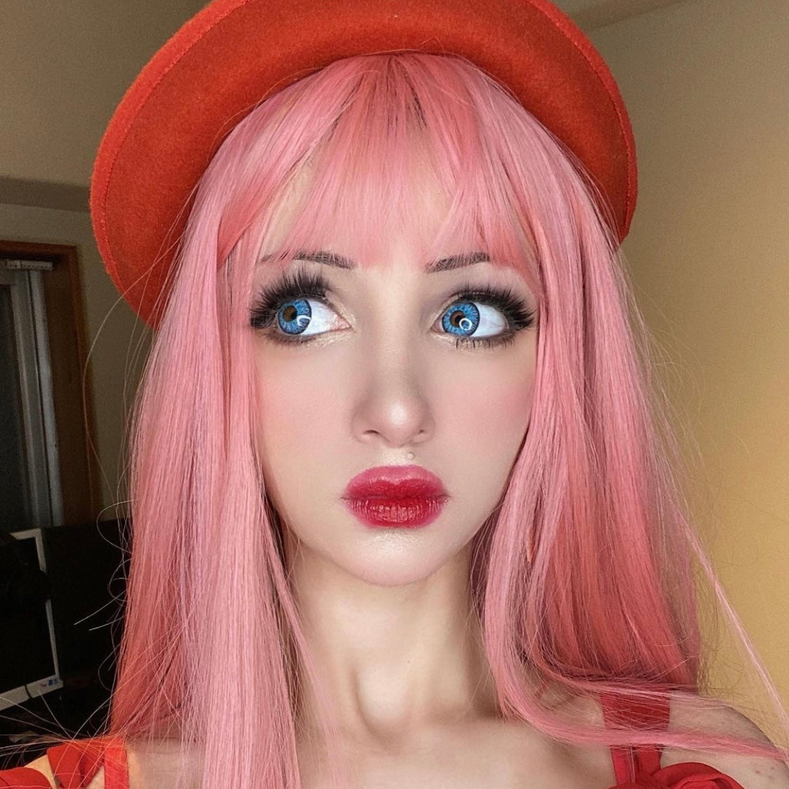 Fashion daily pink straight wig yv43304
