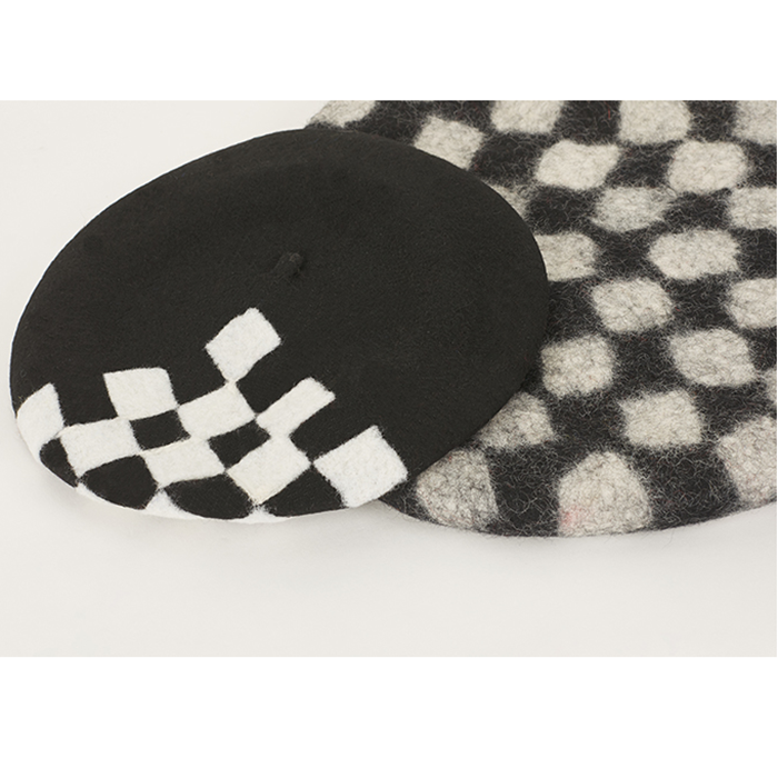 Black and white square beret hatYV40907