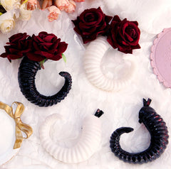 Lolita rose croissant hair clip yv42613